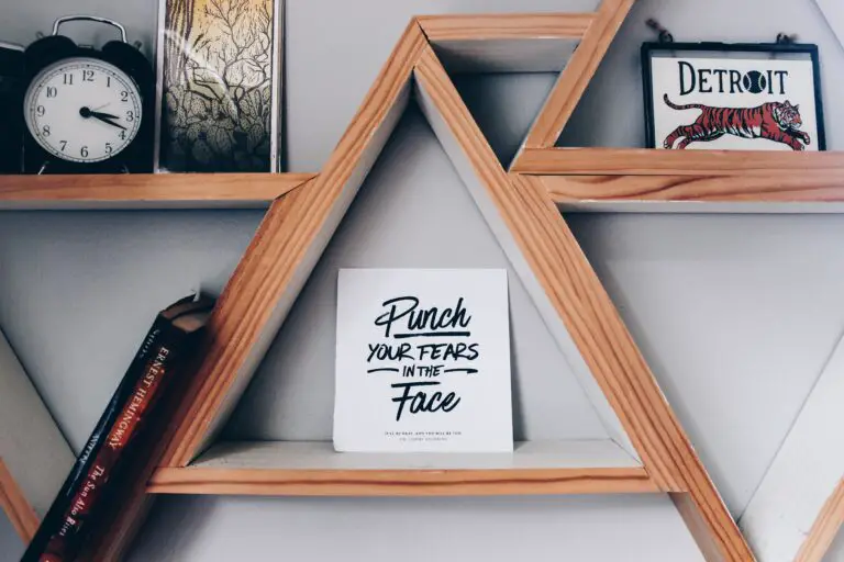 The Art of Display: Styling Your Shelves with Decorative Objects