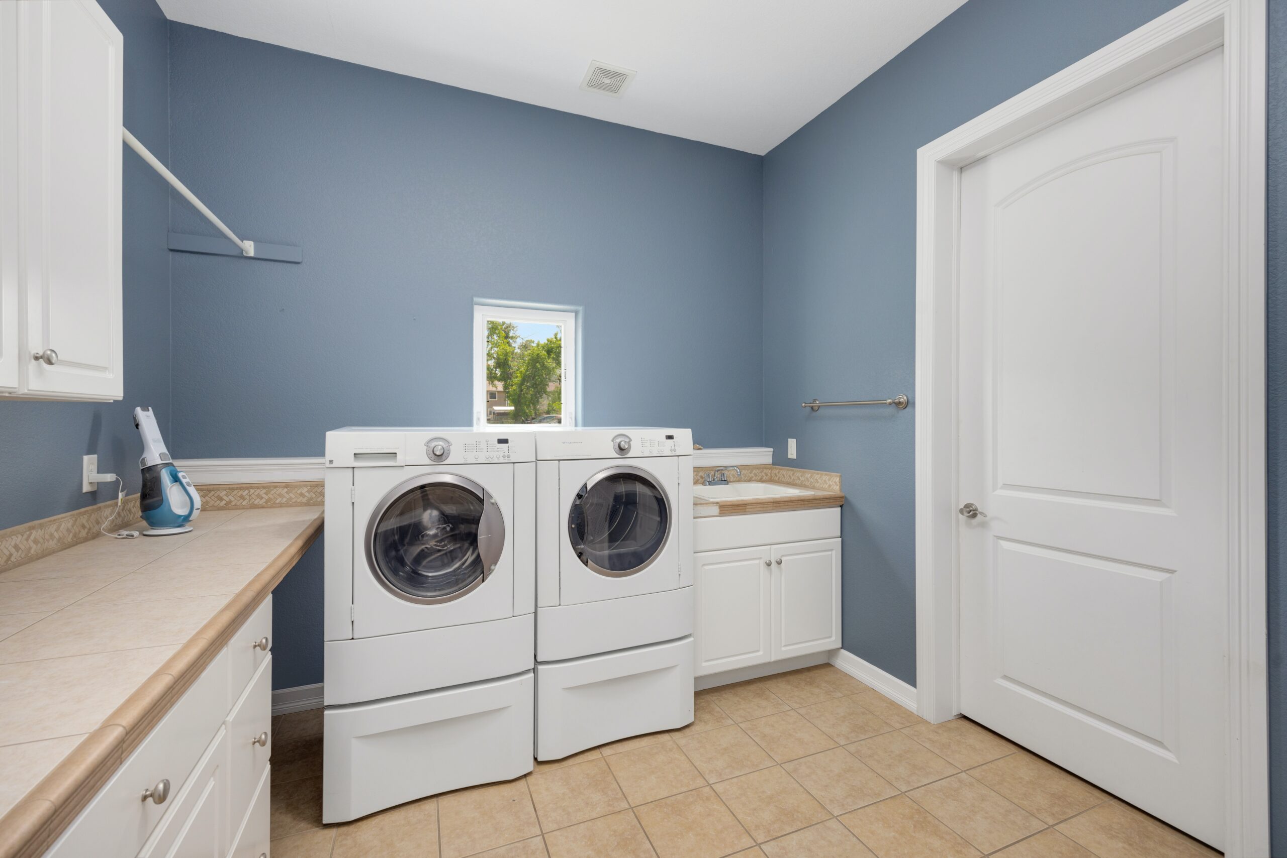 Tips for Designing a Functional and Stylish Laundry Room