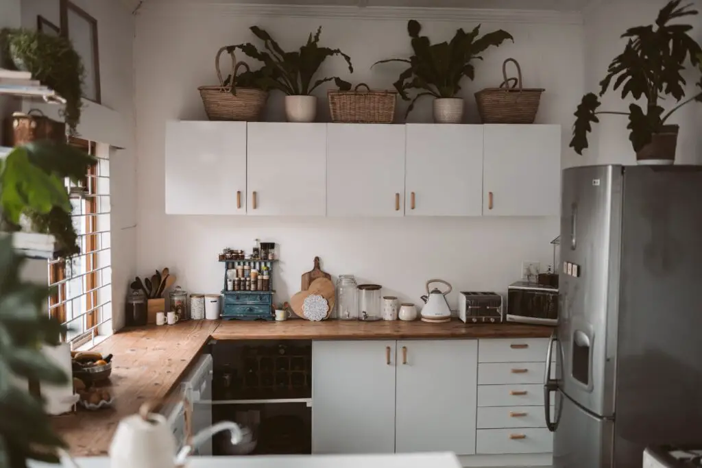 Refacing Cabinet Doors and Drawers