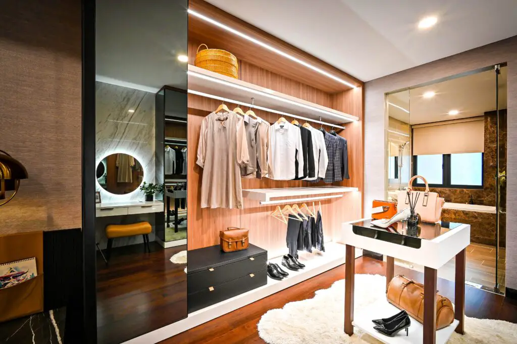 Planning Your Walk-In Closet