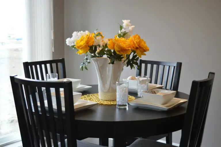 How to Choose the Right Dining Table for Your Space